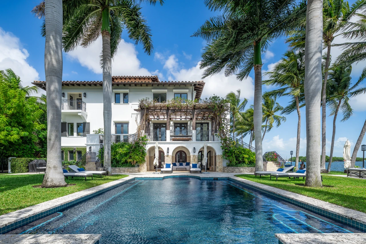 MIAMI – Exclusive and curated villa for sale in the heart of Coconut Grove