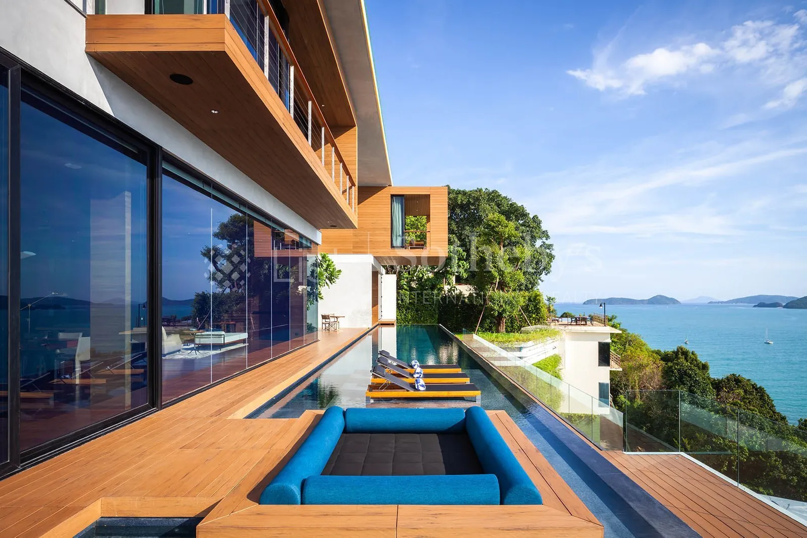 PHUKET – Luxury waterfront masterpiece with stunning sea views for Sale