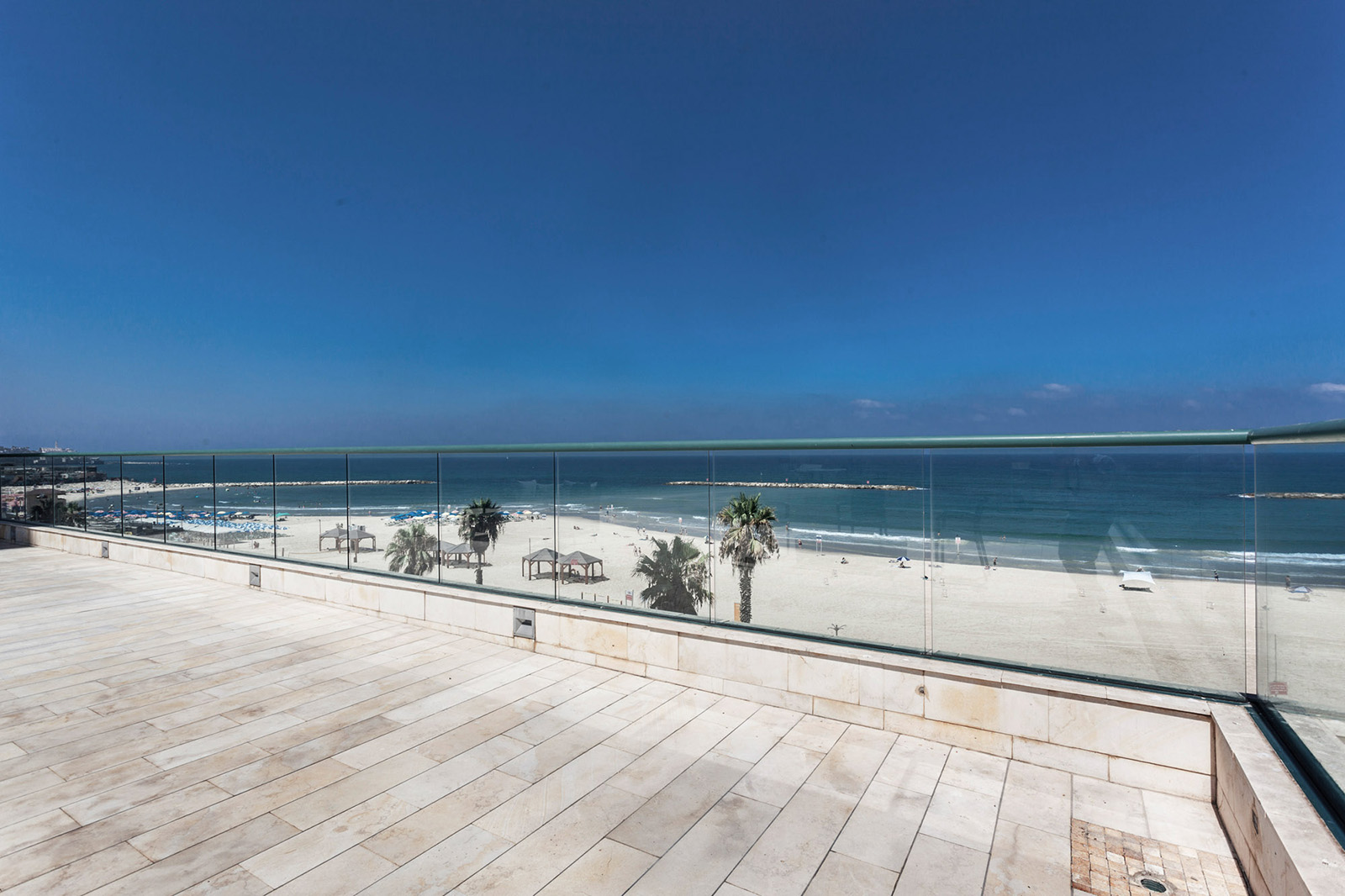 TEL AVIV – Gorgeous appartment by a magnificent white sand beach