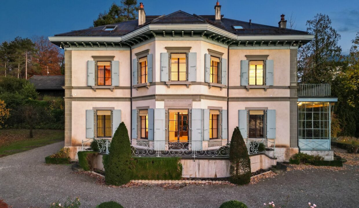 COLOGNY SWISS MANOR FOR SALE ON LAKE GENEVA (14)