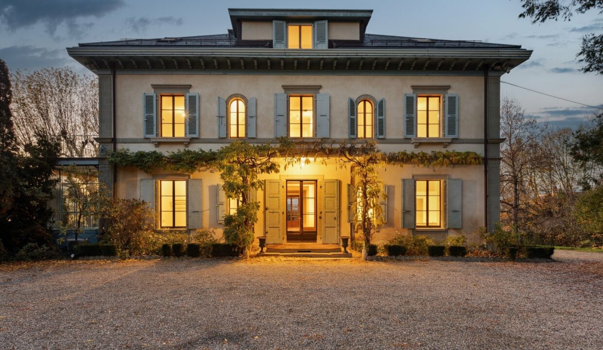 COLOGNY SWISS MANOR FOR SALE ON LAKE GENEVA (19)