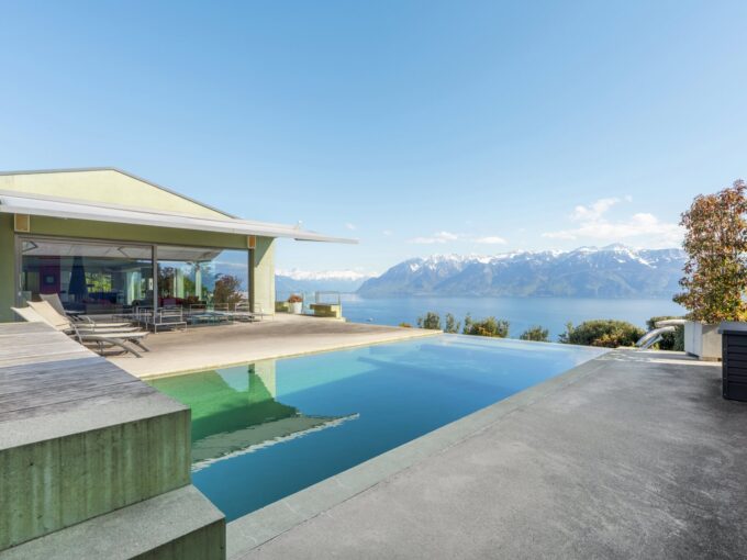 CONTEMPORARY LUXURY VILLA FOR SALE ON LAKE GENEVA (1)