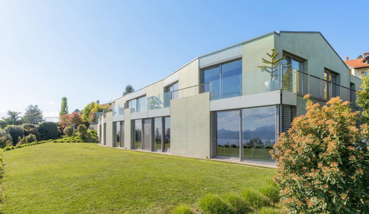 CONTEMPORARY LUXURY VILLA FOR SALE ON LAKE GENEVA (16)