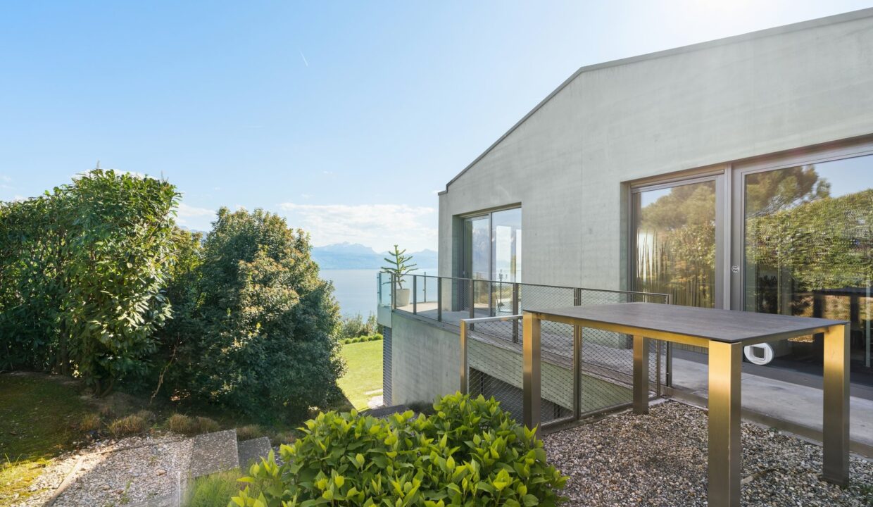 CONTEMPORARY LUXURY VILLA FOR SALE ON LAKE GENEVA (4)