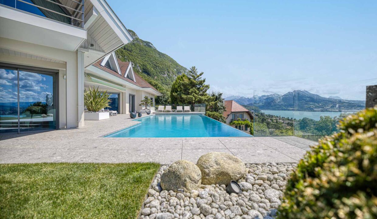 LUXURY WATERFRONT PROPERTY FOR SALE VEYRIER-DU-LAC (1)