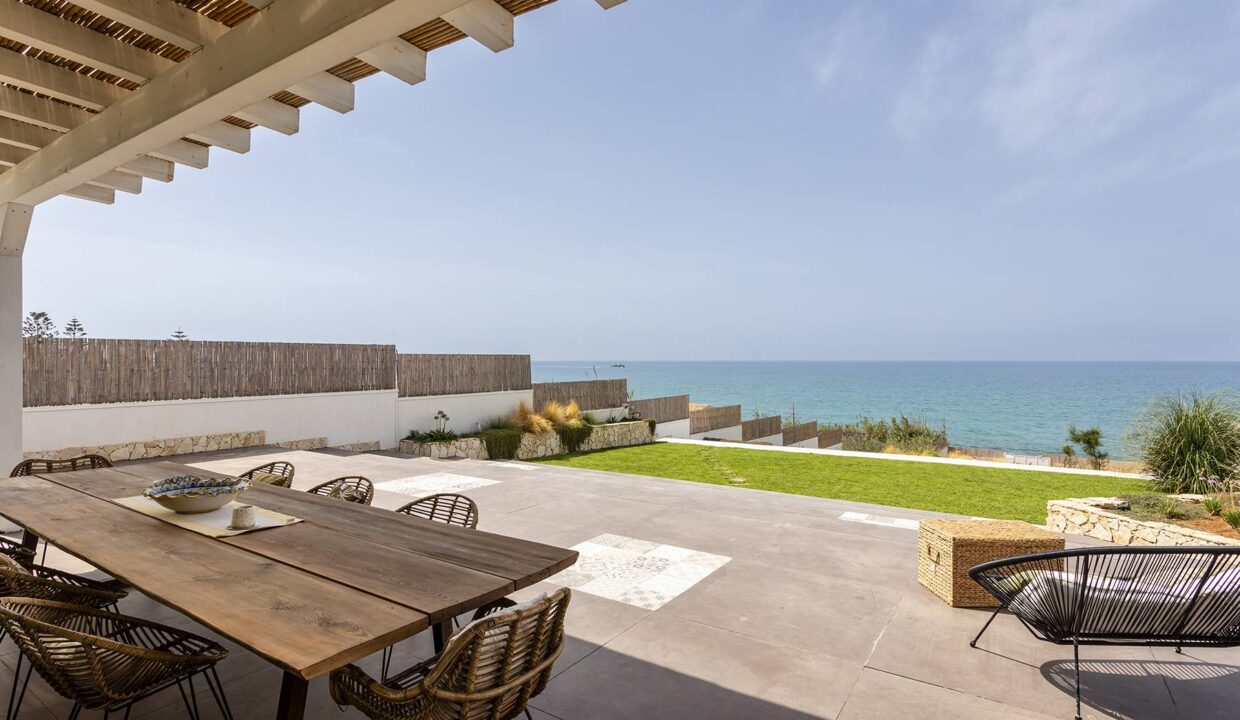 SICILIA – Exclusive Seaside Villa with Unforgettable Views (6)