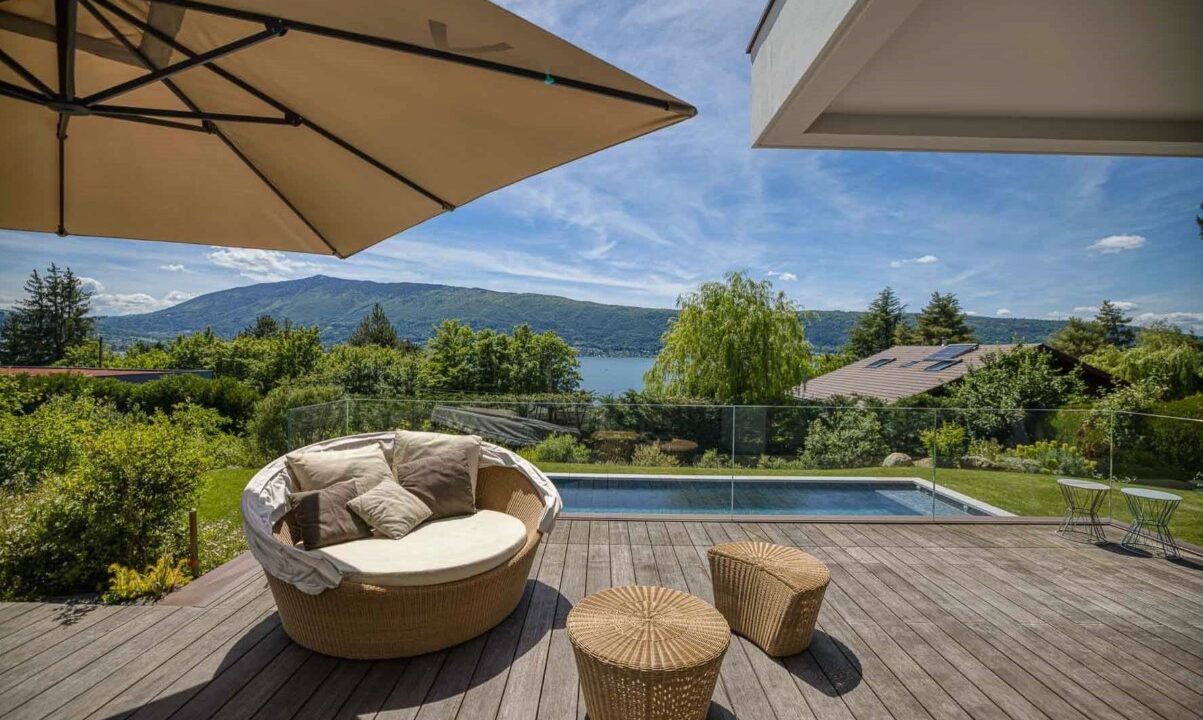 contemporary villa lake annecy (3)